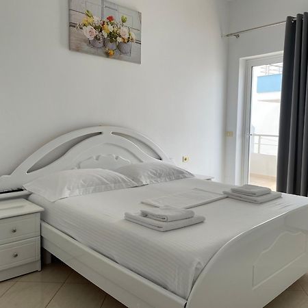 Joni Apartments Εξαμίλιο Εξωτερικό φωτογραφία