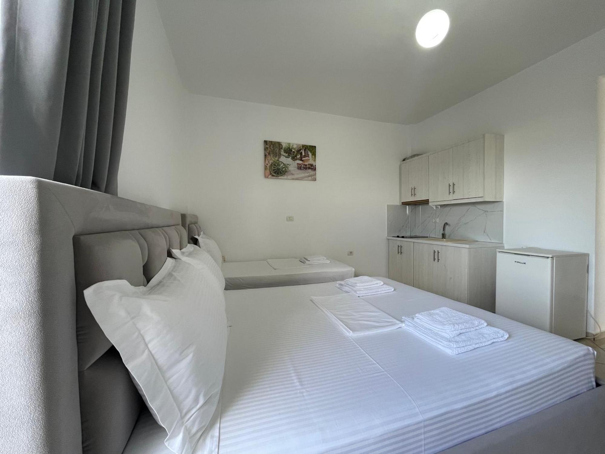 Joni Apartments Εξαμίλιο Εξωτερικό φωτογραφία