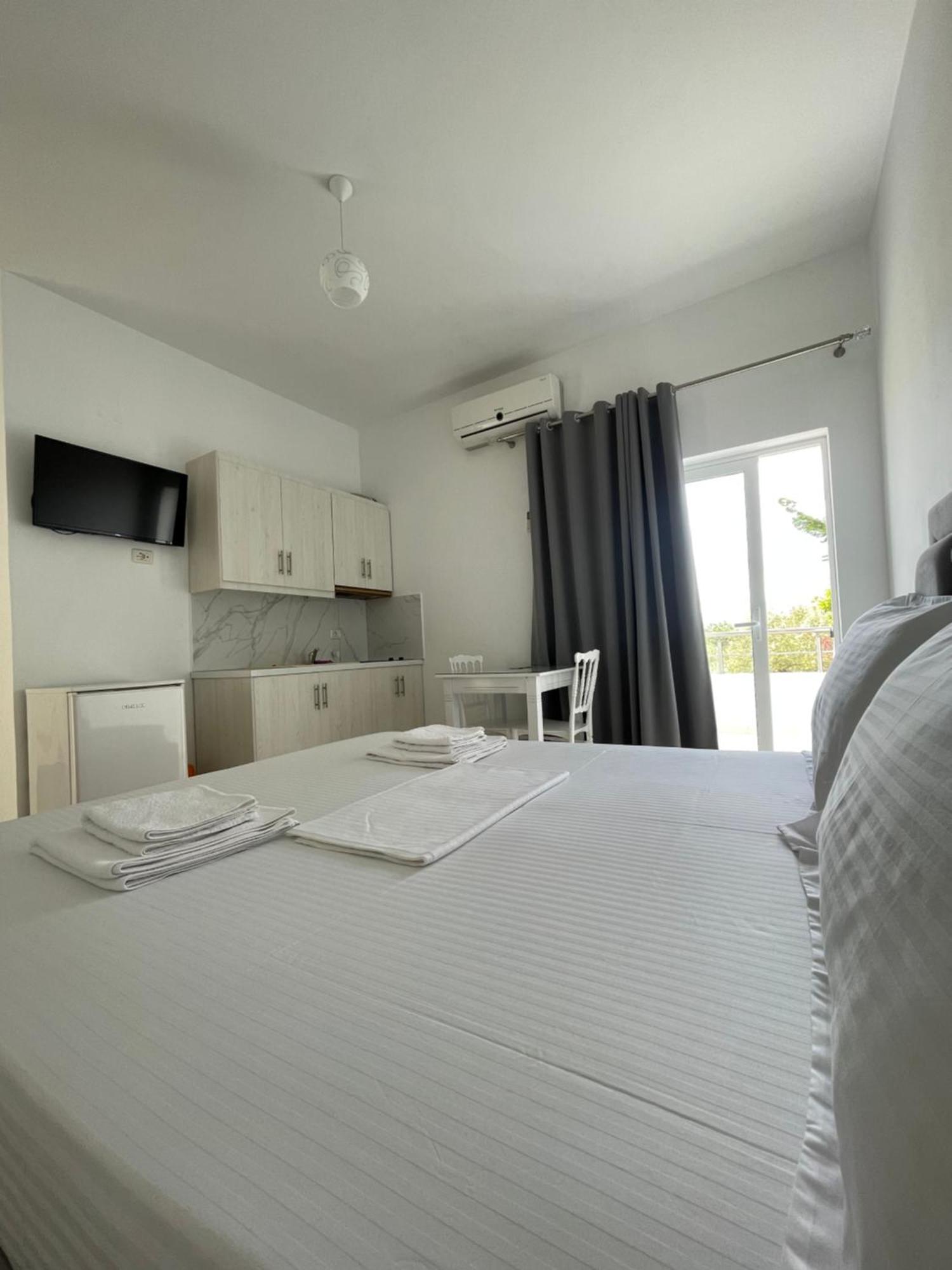 Joni Apartments Εξαμίλιο Εξωτερικό φωτογραφία
