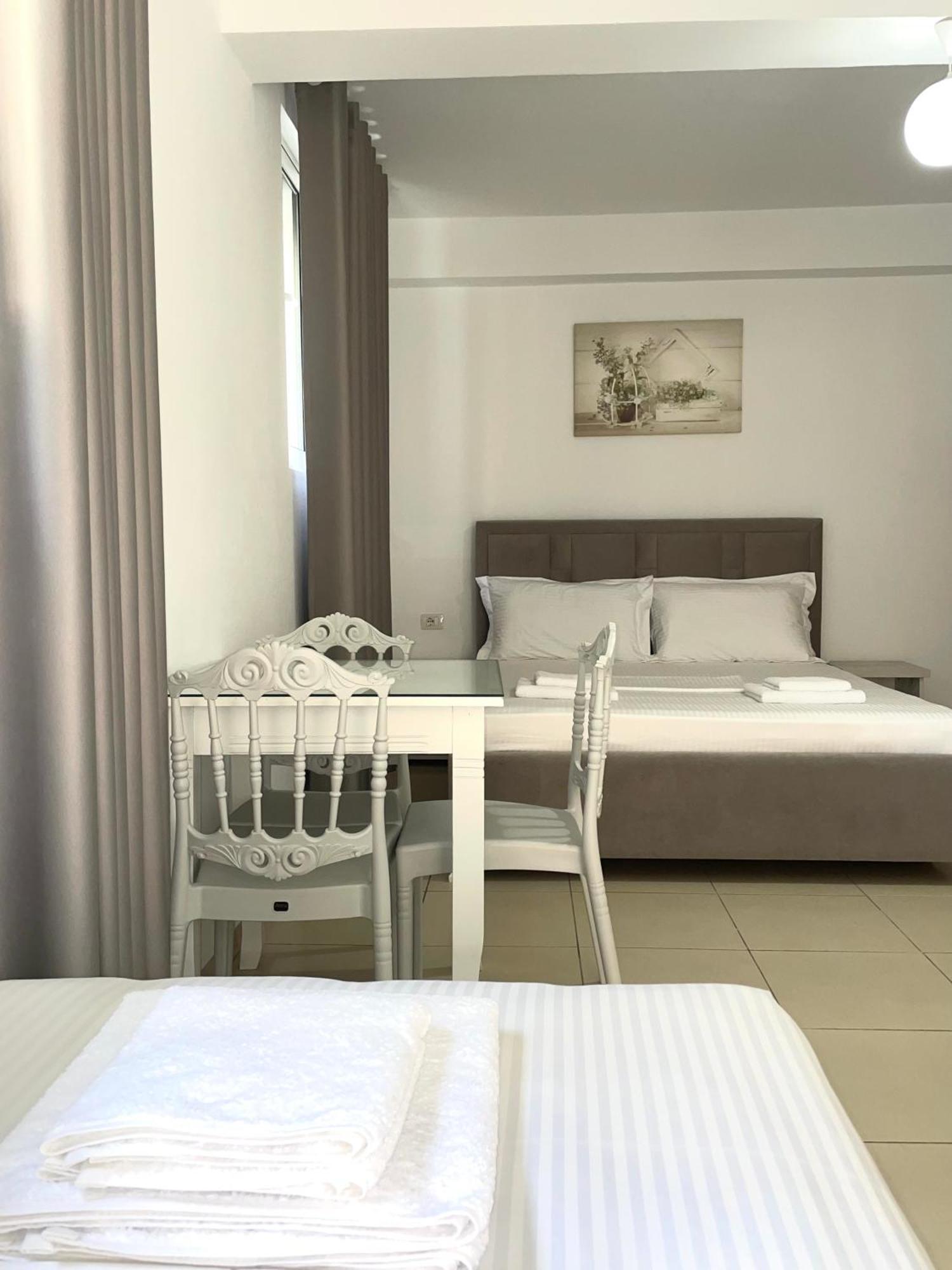 Joni Apartments Εξαμίλιο Εξωτερικό φωτογραφία