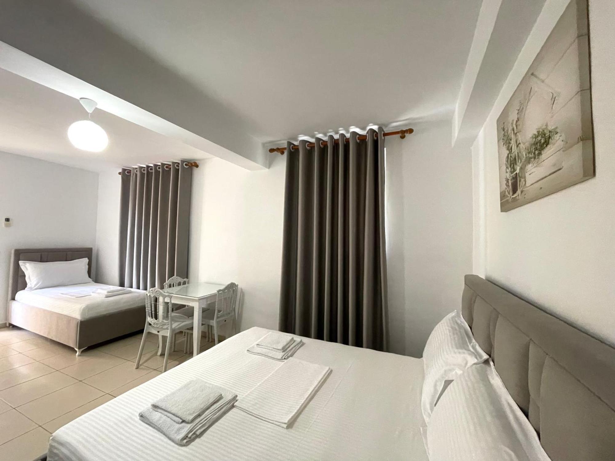 Joni Apartments Εξαμίλιο Εξωτερικό φωτογραφία